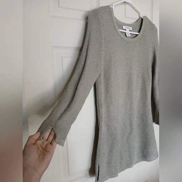 WHITE HOUSE BLACK MARKET Sage Silver Longsleeve Top, Size Medium (M) - Picture 3 of 9